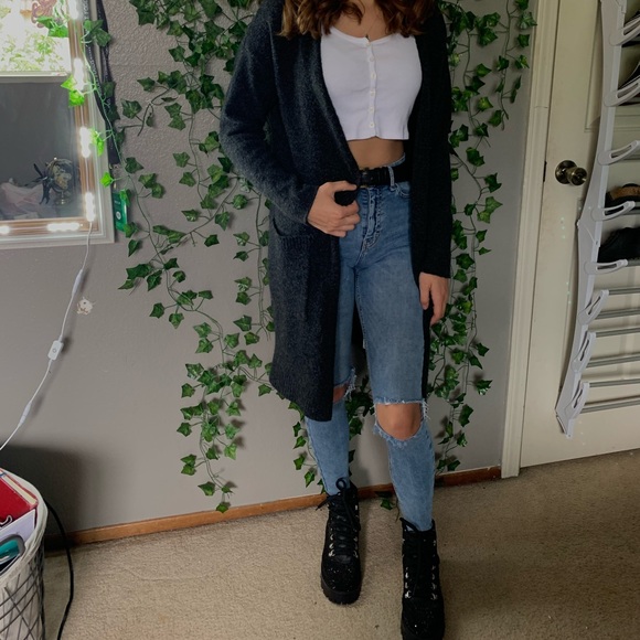 Brandy Melville Crop Top - Picture 2 of 3